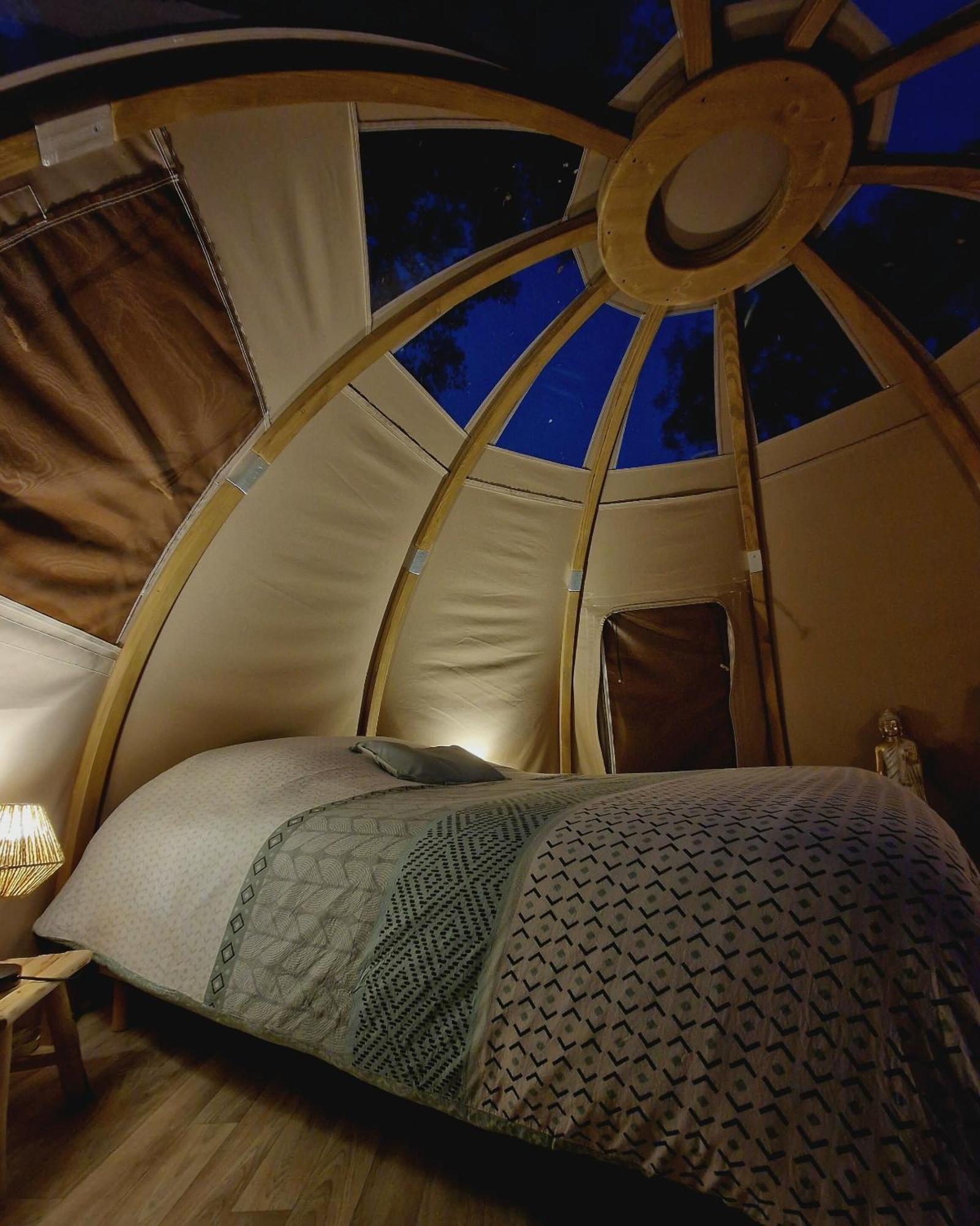 Bed and Breakfast Les Nuits De Cassiopee Sorde-lʼAbbaye Habitación foto