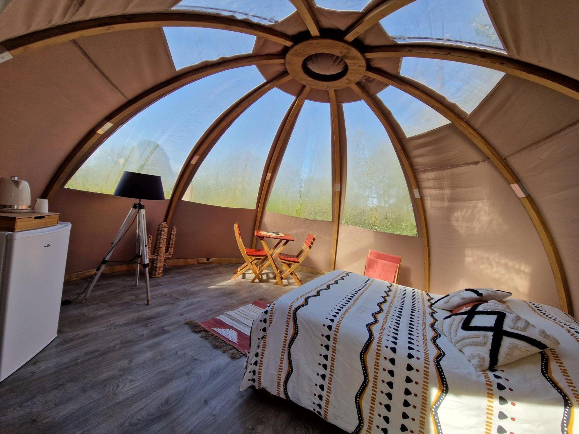Bed and Breakfast Les Nuits De Cassiopee Sorde-lʼAbbaye Habitación foto