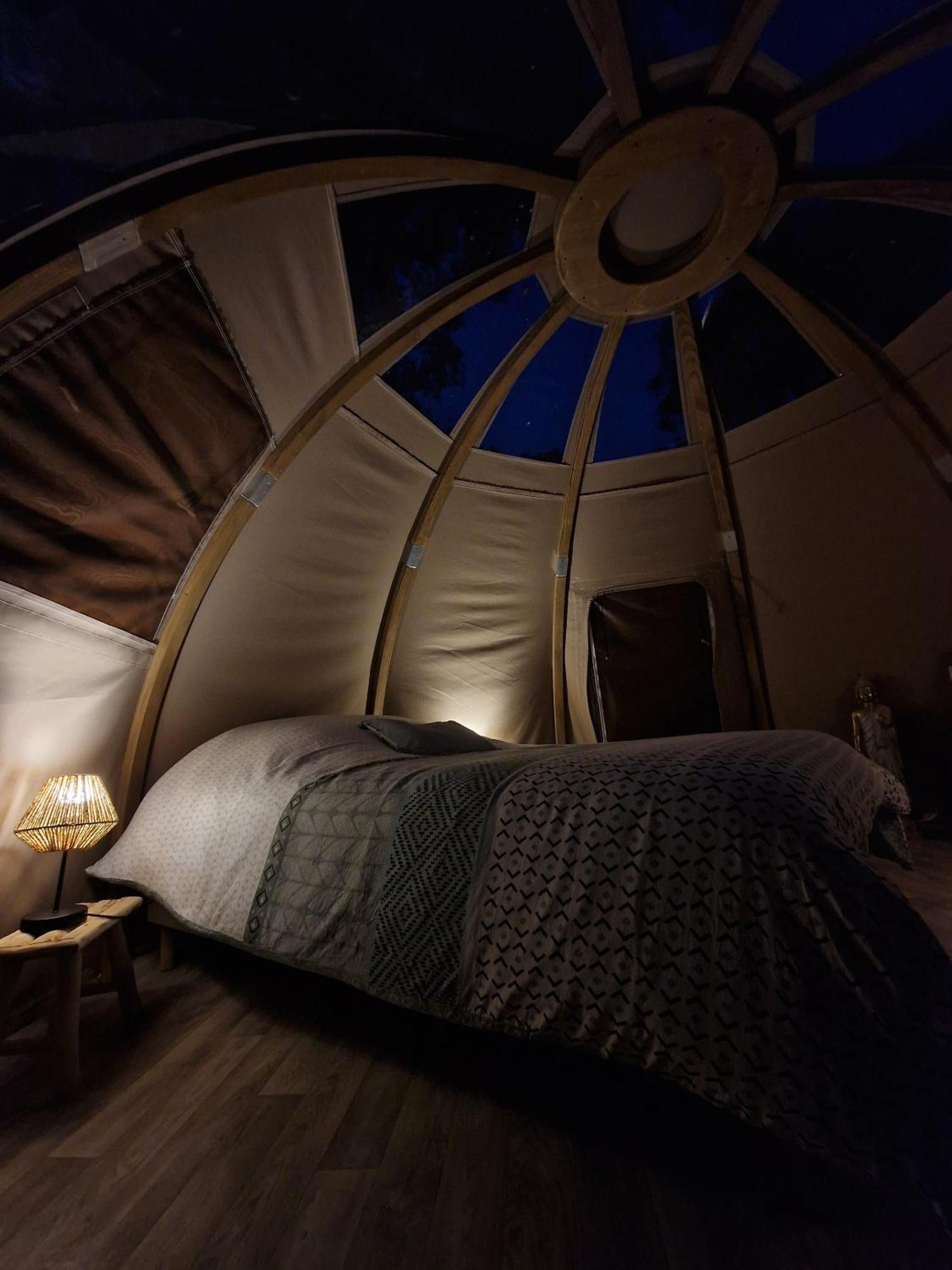 Bed and Breakfast Les Nuits De Cassiopee Sorde-lʼAbbaye Habitación foto