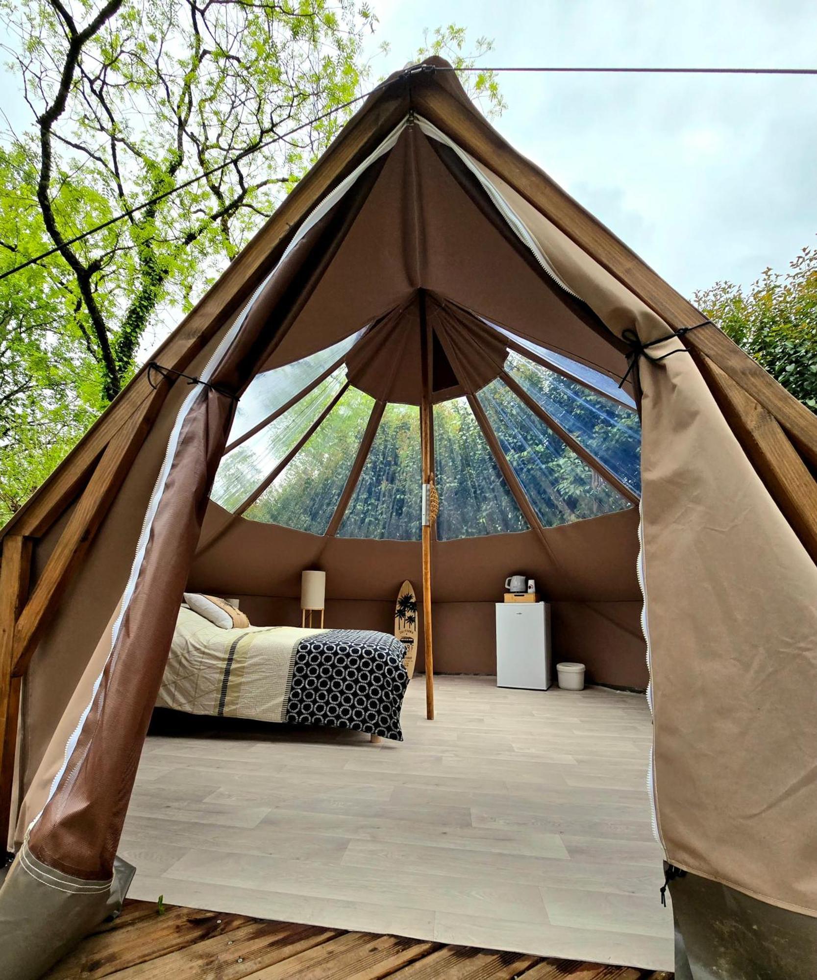 Bed and Breakfast Les Nuits De Cassiopee Sorde-lʼAbbaye Exterior foto