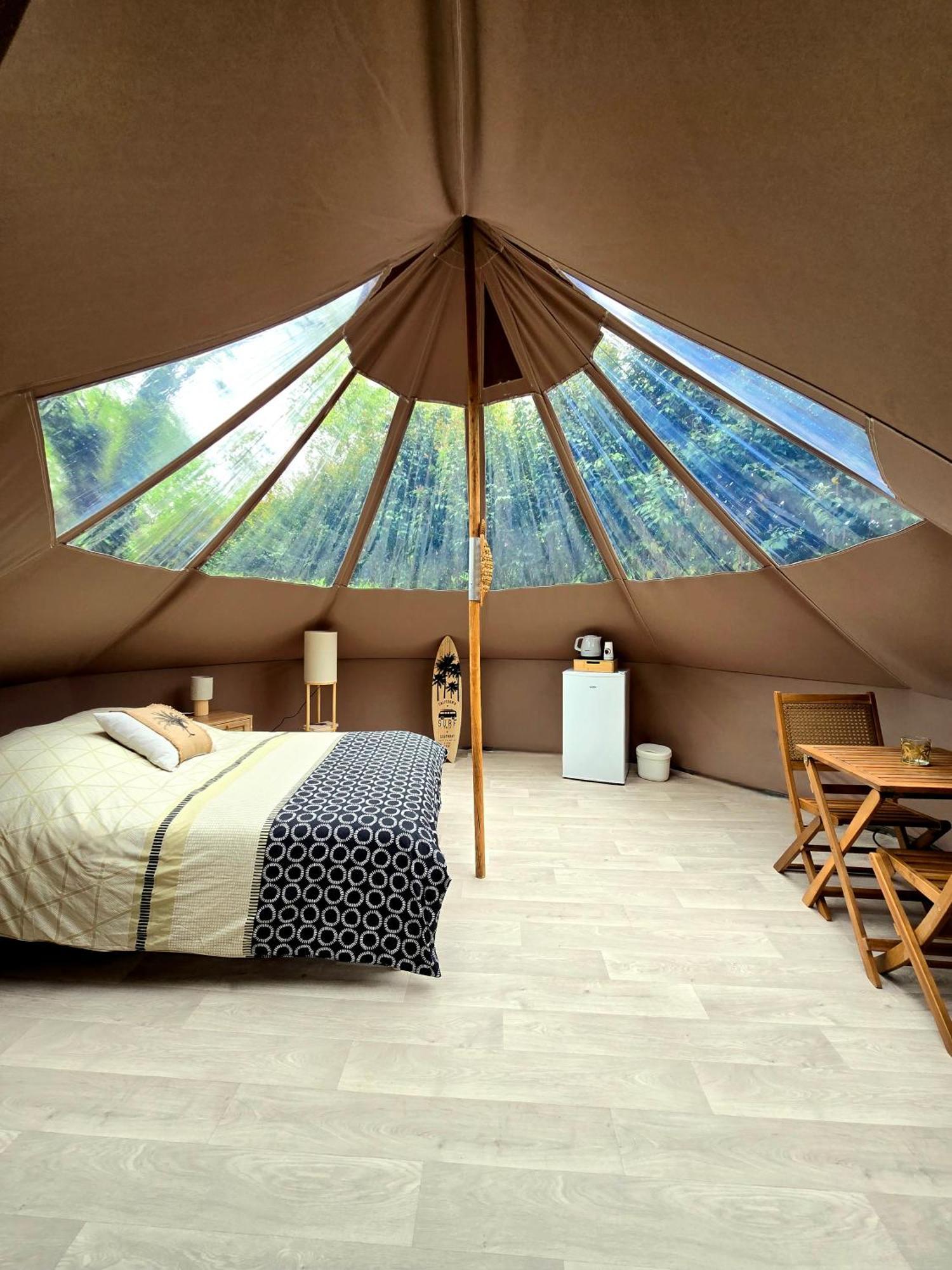 Bed and Breakfast Les Nuits De Cassiopee Sorde-lʼAbbaye Exterior foto